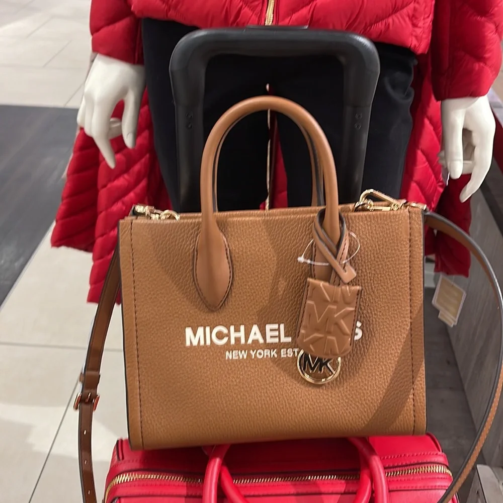 MICHAEL KORS Mirella Sm Shopper TZ XBody Pebbled Leather Crossbody
Luggage
NWT - Picture 15 of 16